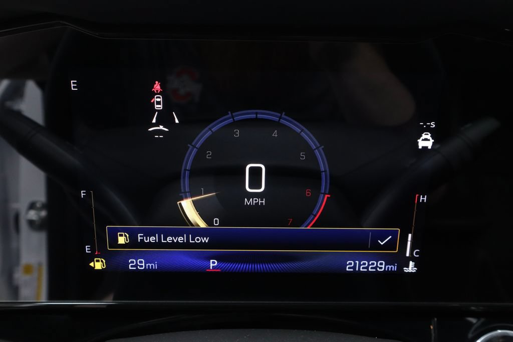 Used 2025 Chevrolet Trax RS w/ Driver Confidence Package FWD image 28