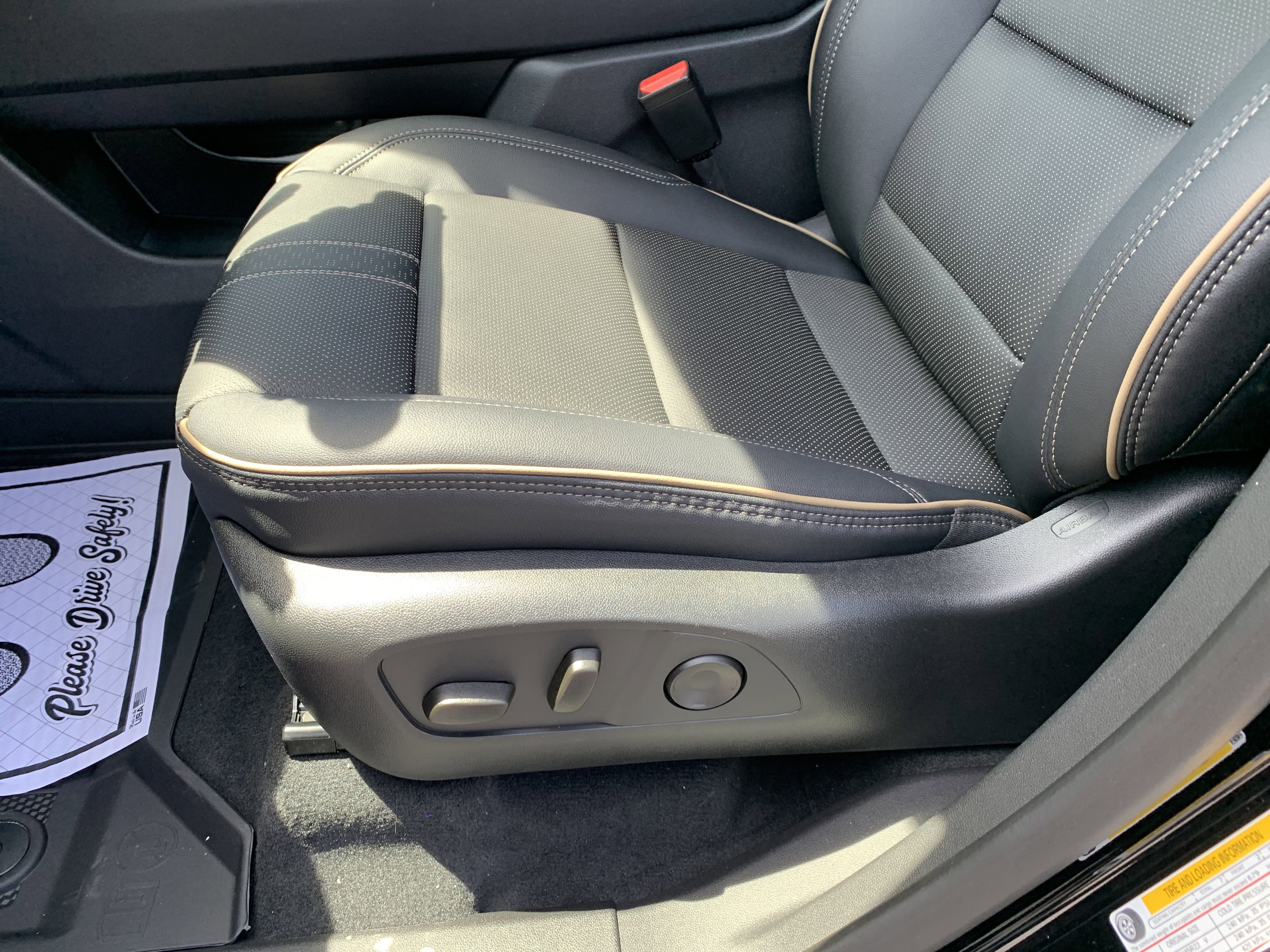 New 2025 Chevrolet Traverse High Country w/ LPO, Floor Liner Package image 12