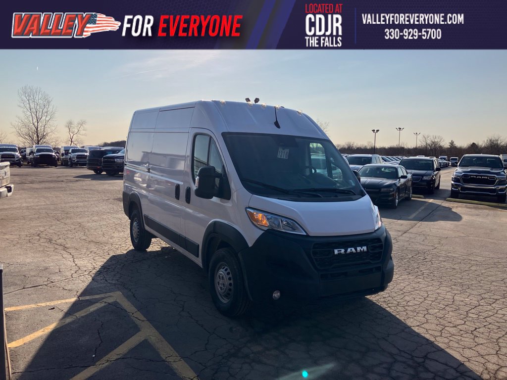 New 2025 RAM ProMaster 3500 w/ Premium Convenience Group
