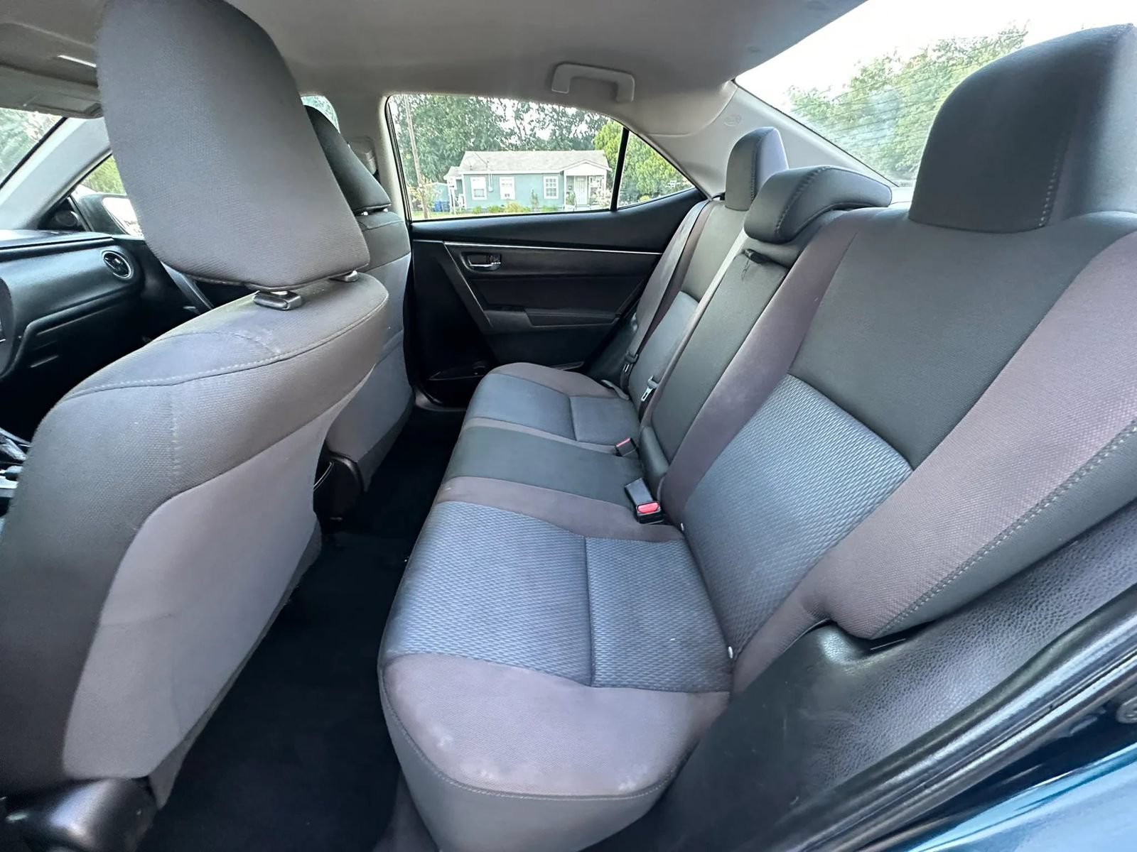 Used 2019 Toyota Corolla LE FWD image 15