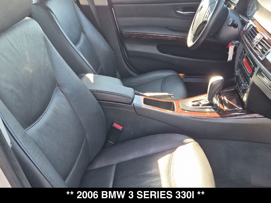Used 2006 BMW 330i Sedan RWD image 31