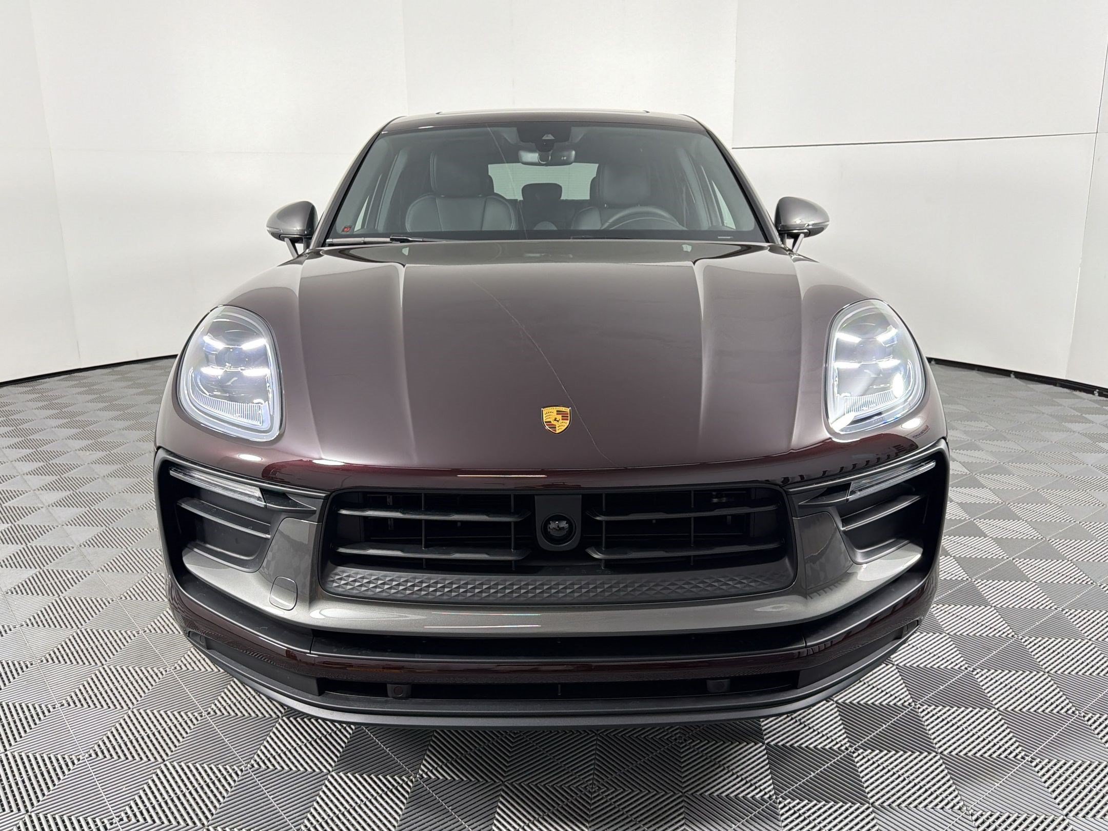 Used 2026 Porsche Macan Turbo AWD/4WD image 6