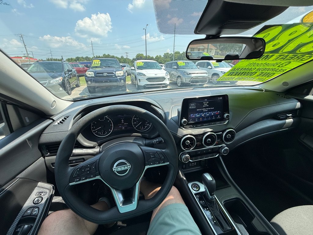 Used 2024 Nissan Sentra SV FWD image 18