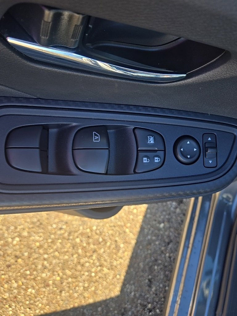 New 2025 Nissan Versa SV image 10