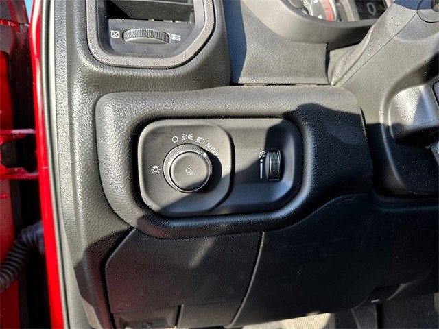 Used 2024 RAM 2500 Tradesman w/ Chrome Appearance Group image 31