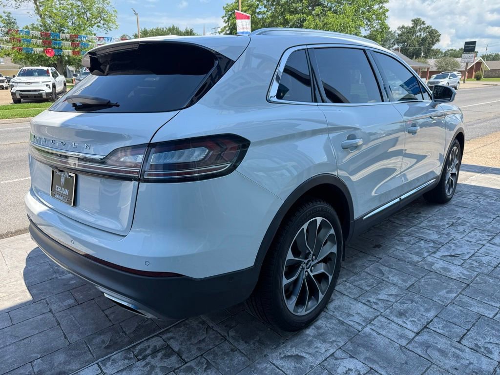 Used 2022 Lincoln Nautilus Reserve AWD/4WD image 4