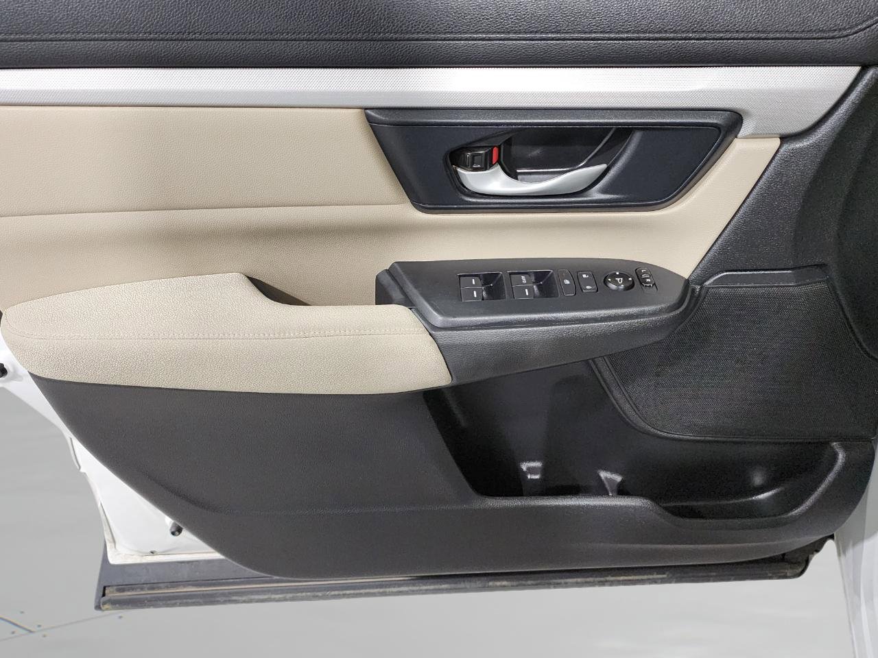 Used 2019 Honda CR-V LX image 11