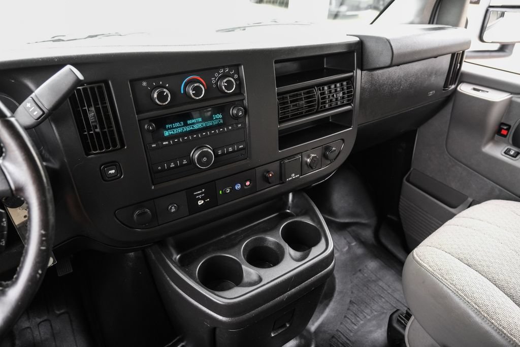 Used 2021 Chevrolet Express 3500 w/ Power Convenience Package RWD image 17
