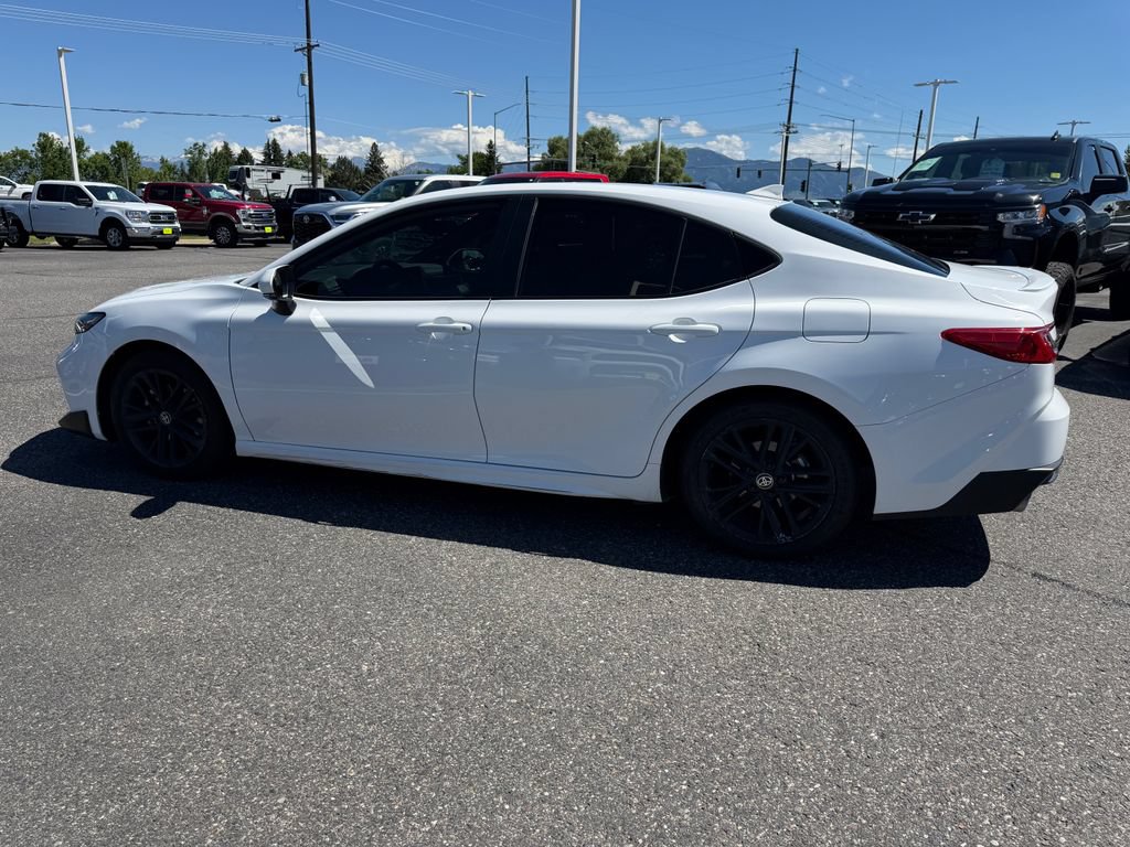 Used 2025 Toyota Camry SE FWD image 3