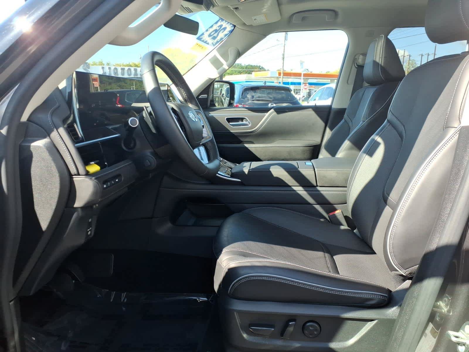 Certified 2026 INFINITI QX80 Luxe AWD/4WD image 11