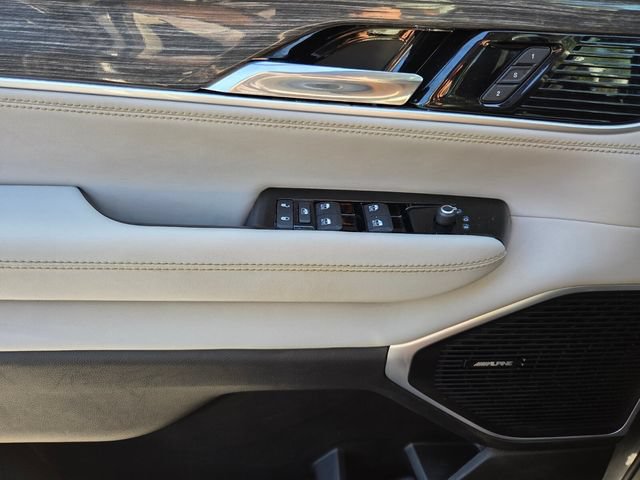 Used 2022 Jeep Wagoneer Series II w/ Convenience Group I AWD/4WD image 28
