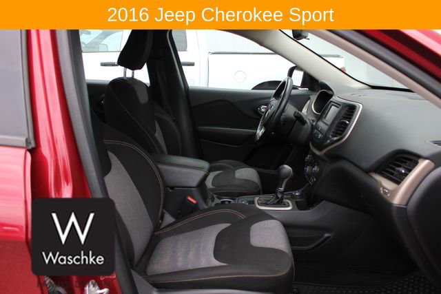 Used 2016 Jeep Cherokee Sport w/ Cold Weather Group image 25
