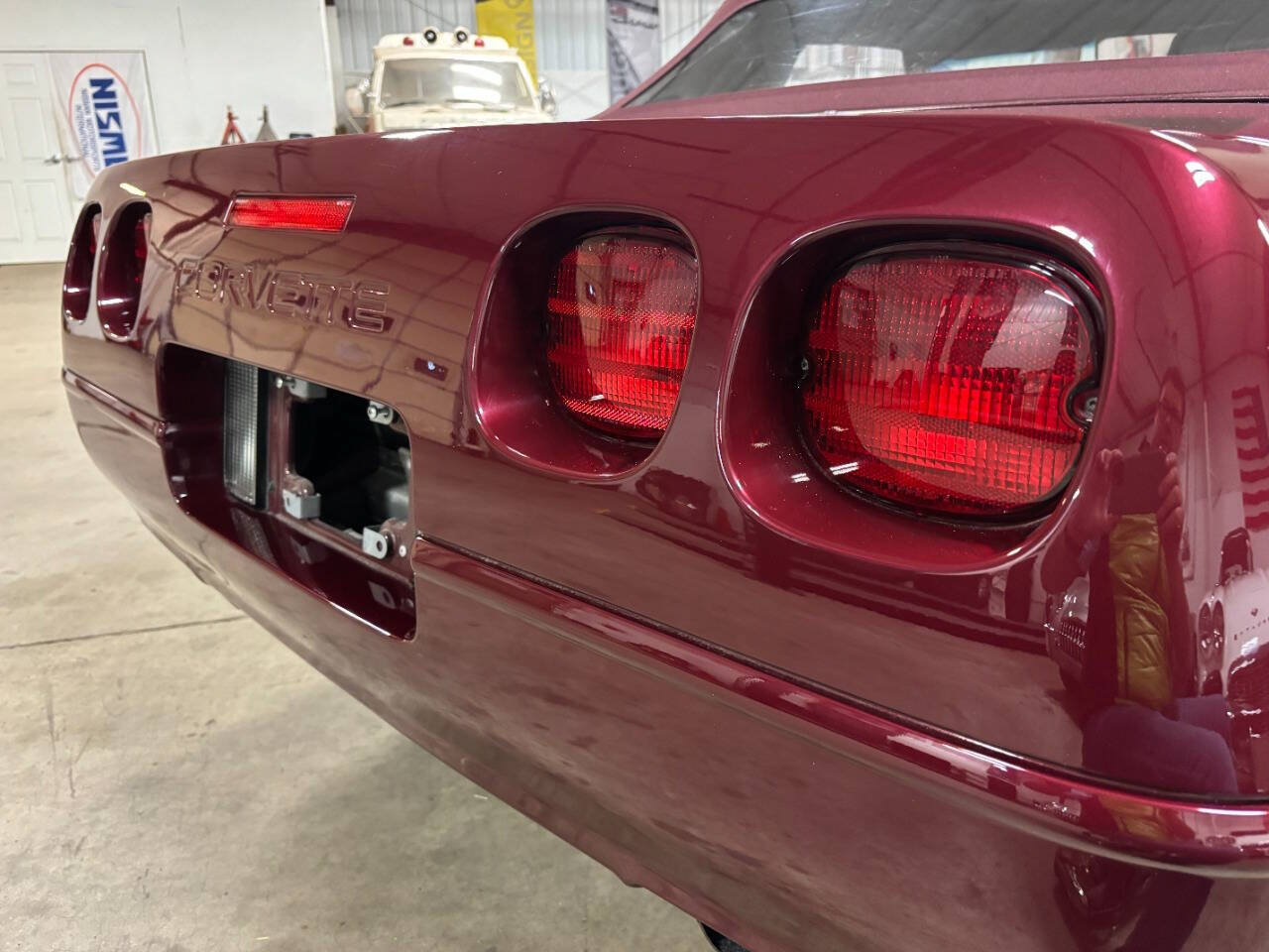 Used 1993 Chevrolet Corvette Convertible RWD image 12