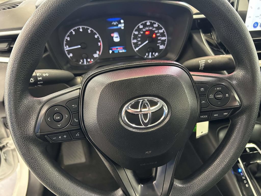 Certified 2025 Toyota Corolla LE FWD image 18