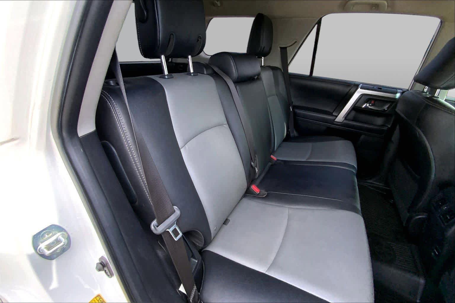 Used 2018 Toyota 4Runner SR5 Premium AWD/4WD image 18