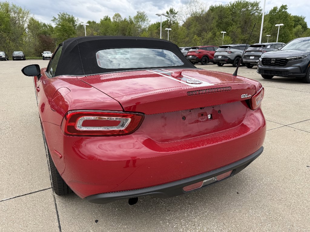 Used 2019 FIAT 124 Spider Classica w/ Technology Group RWD image 4
