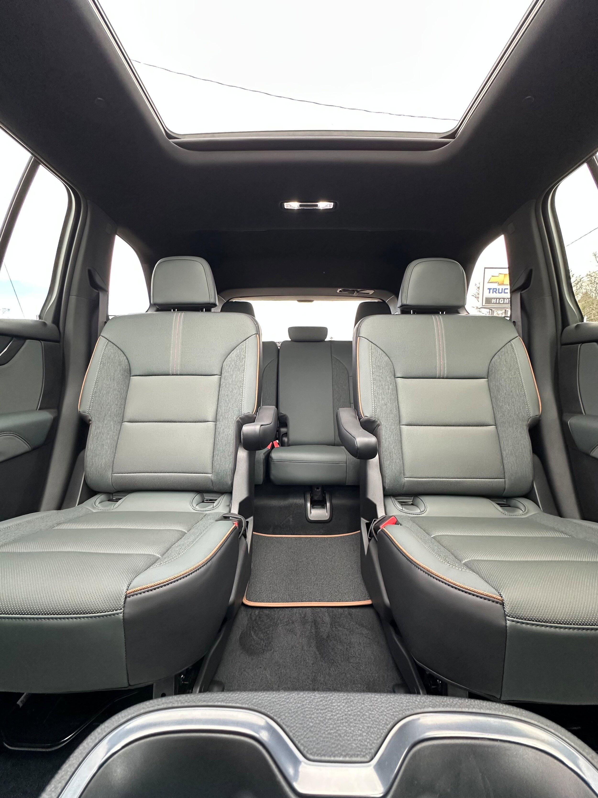 New 2026 GMC Acadia AT4 w/ Luxury Package AWD/4WD image 25