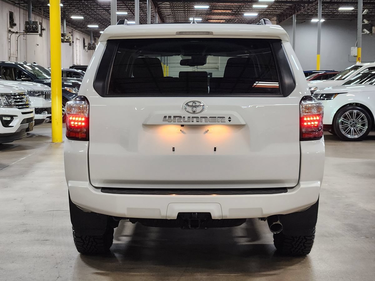 Used 2023 Toyota 4Runner SR5 AWD/4WD image 10
