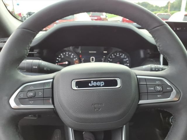 Used 2026 Jeep Compass Latitude AWD/4WD image 28