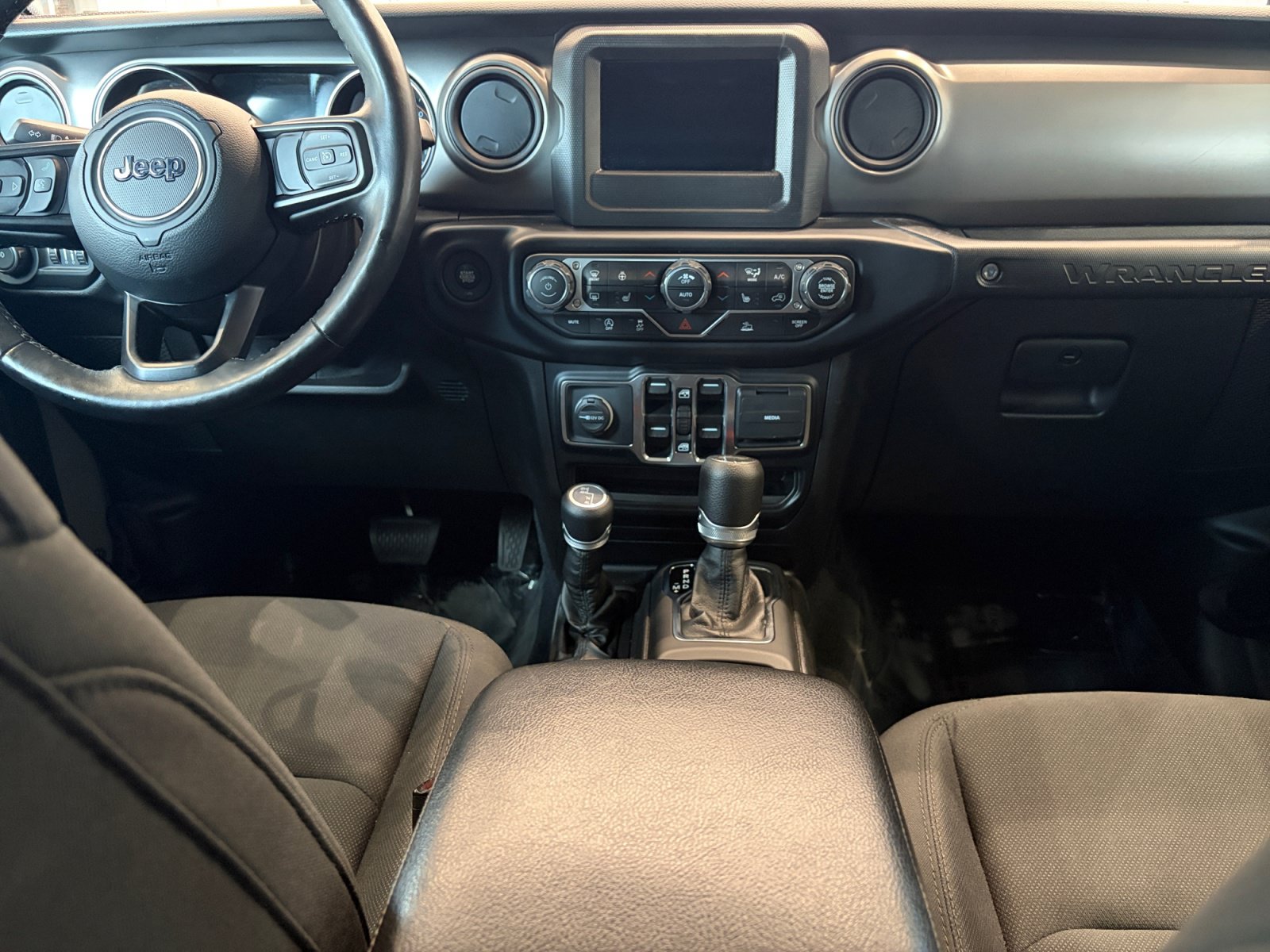 Used 2021 Jeep Wrangler Unlimited Sport AWD/4WD image 17