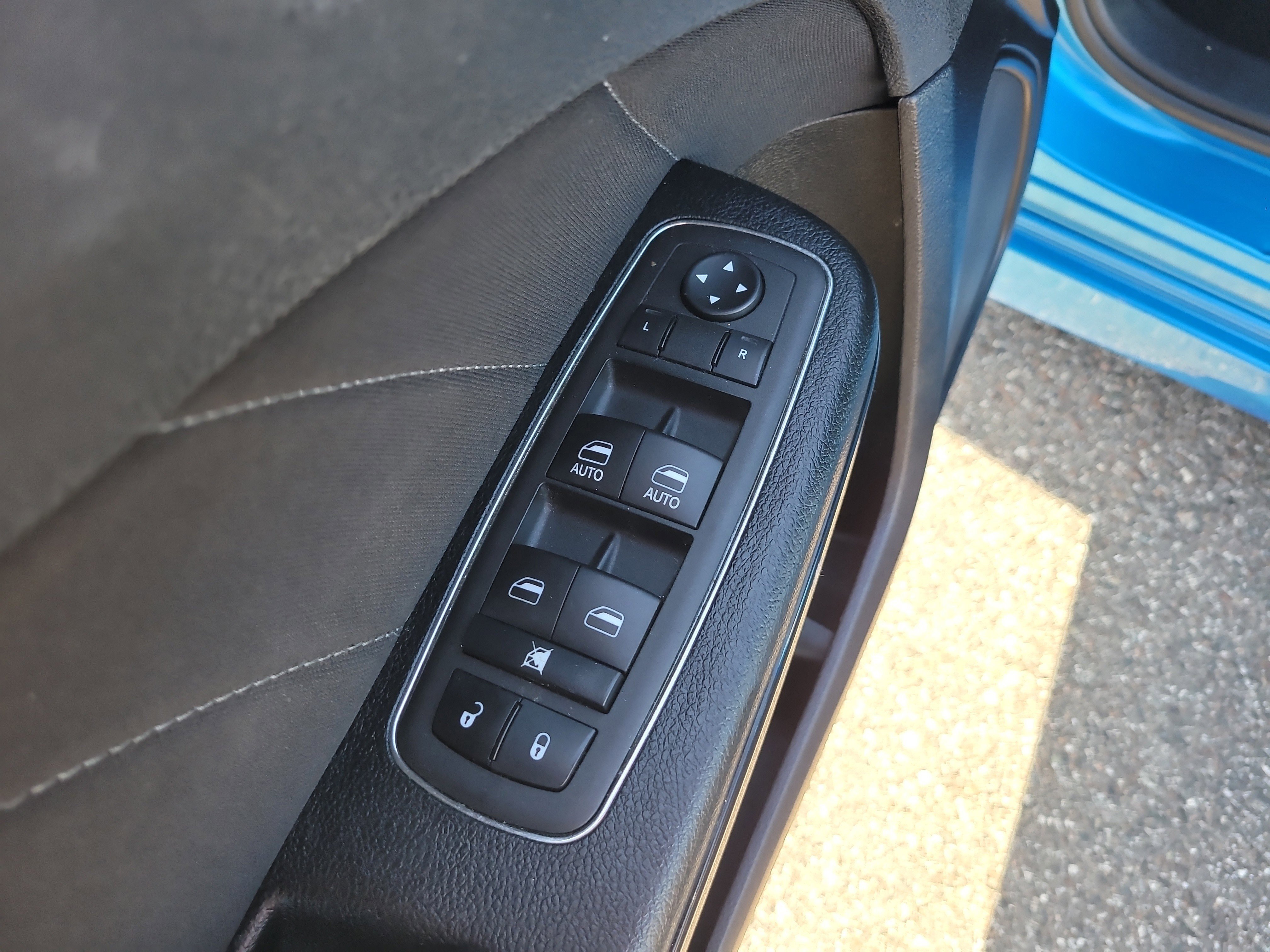 Used 2023 Dodge Charger R/T w/ Performance Handling Group image 15