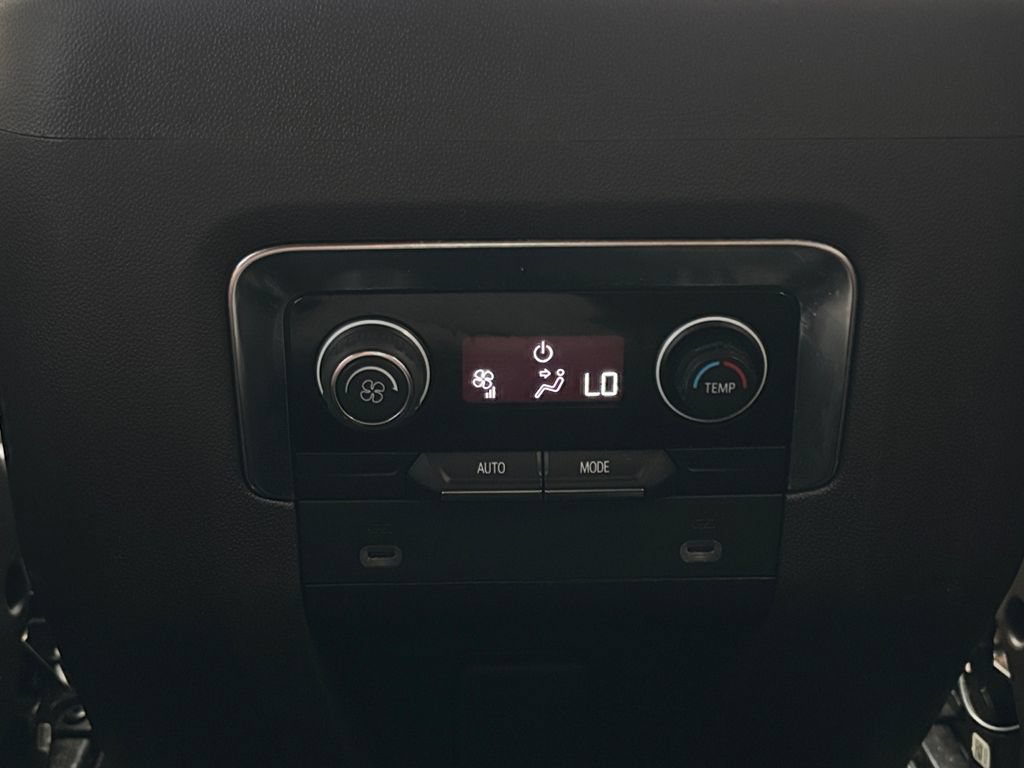 Certified 2021 Chevrolet Suburban LT RWD image 24