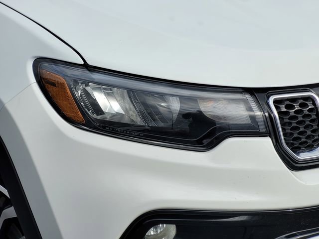 Used 2024 Jeep Compass Limited image 11