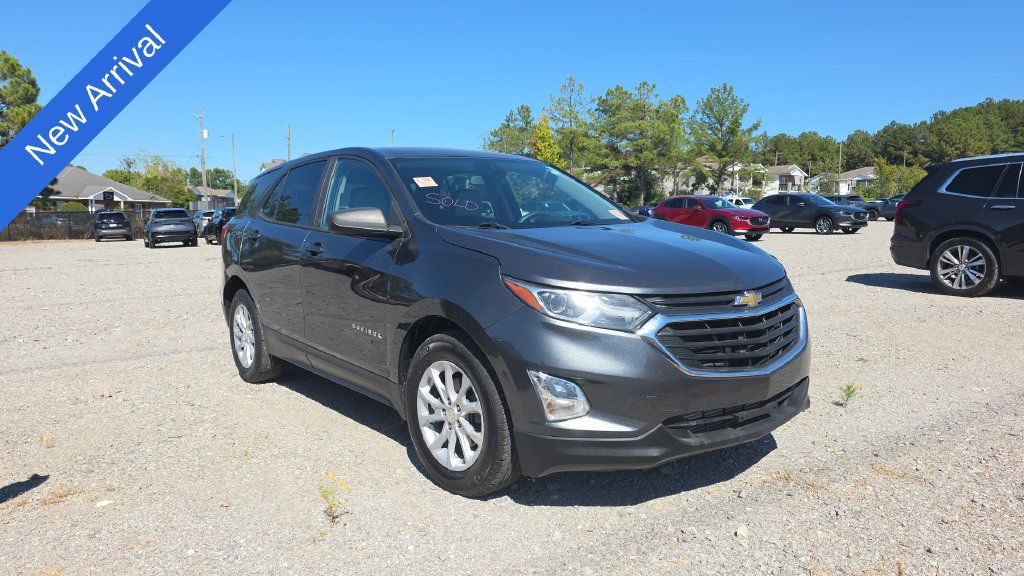 Used 2020 Chevrolet Equinox LS w/ LS Convenience Package FWD image 1