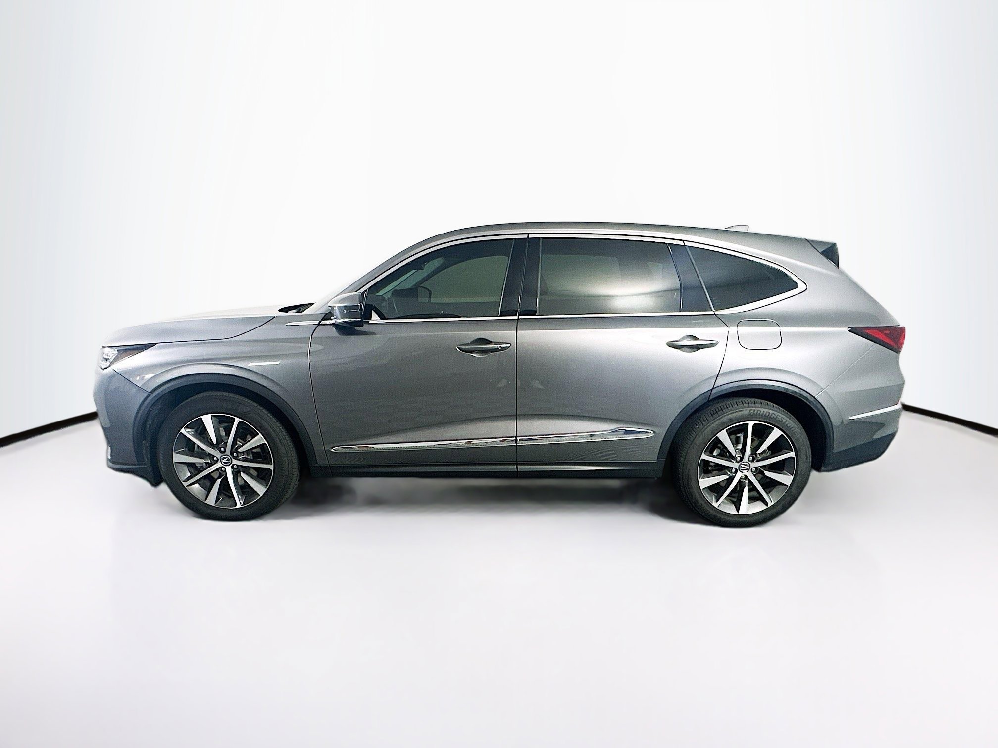 Used 2025 Acura MDX FWD w/ Technology Package image 4