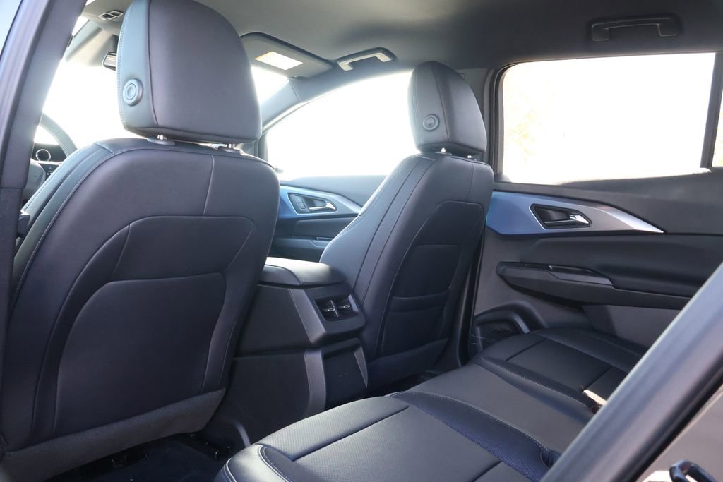 New 2026 Chevrolet Equinox EV LT image 32