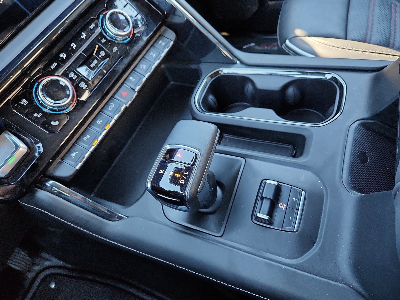 Used 2024 GMC Sierra 1500 AT4X image 25