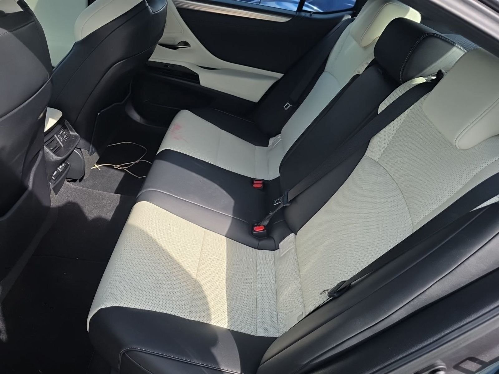 Used 2024 Lexus ES 350 F Sport w/ Accessory Package (Z2) FWD image 5
