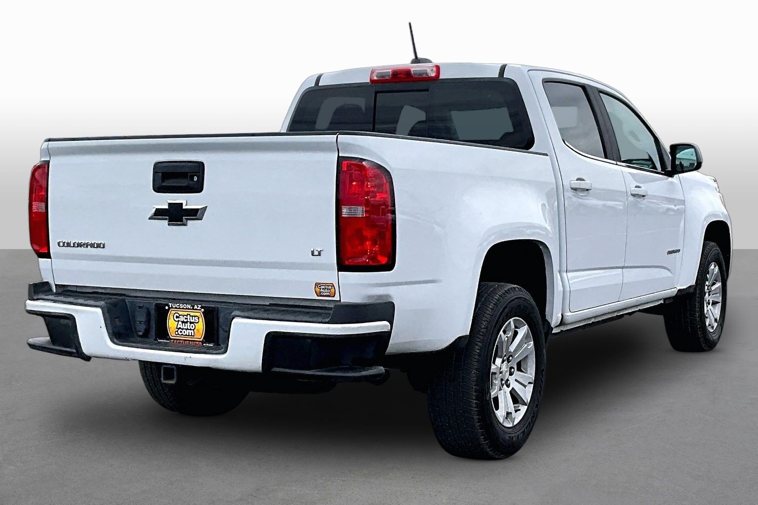 Used 2016 Chevrolet Colorado LT w/ LT Convenience Package RWD image 2