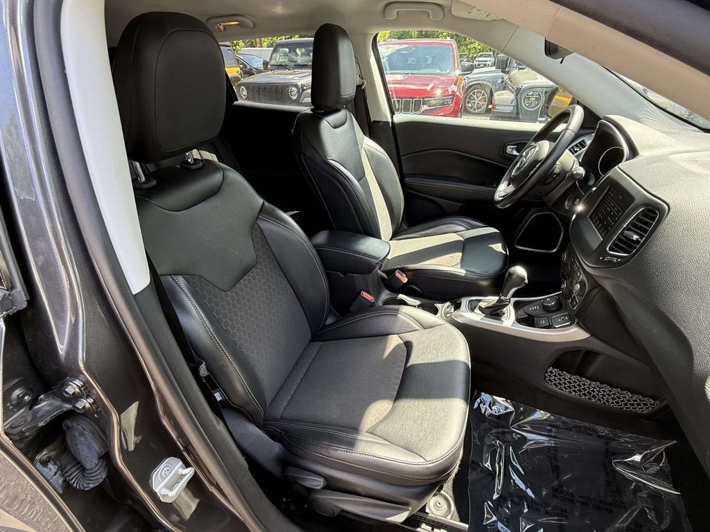 Used 2019 Jeep Compass Latitude AWD/4WD image 8