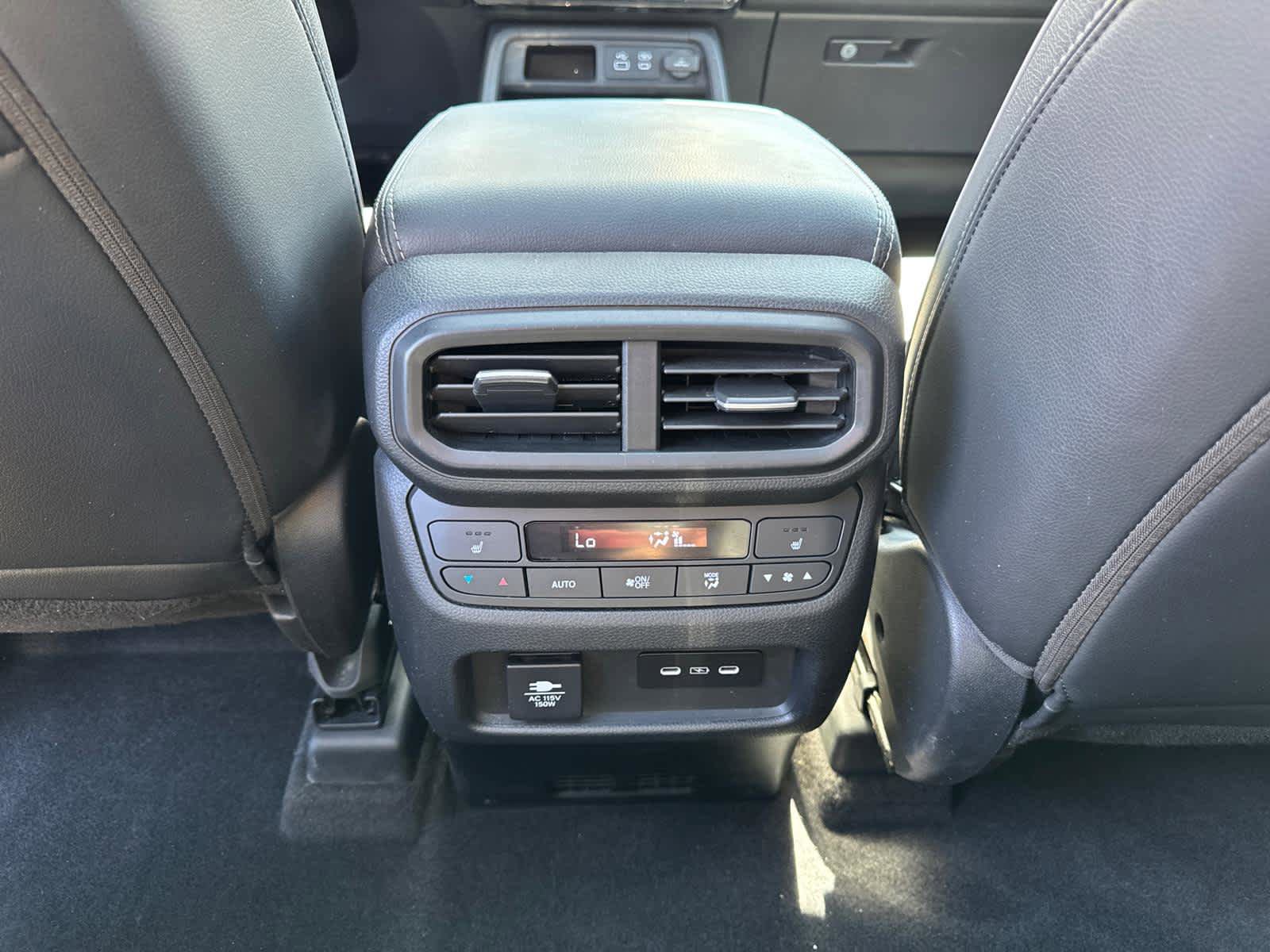Used 2025 Honda Pilot Elite image 30