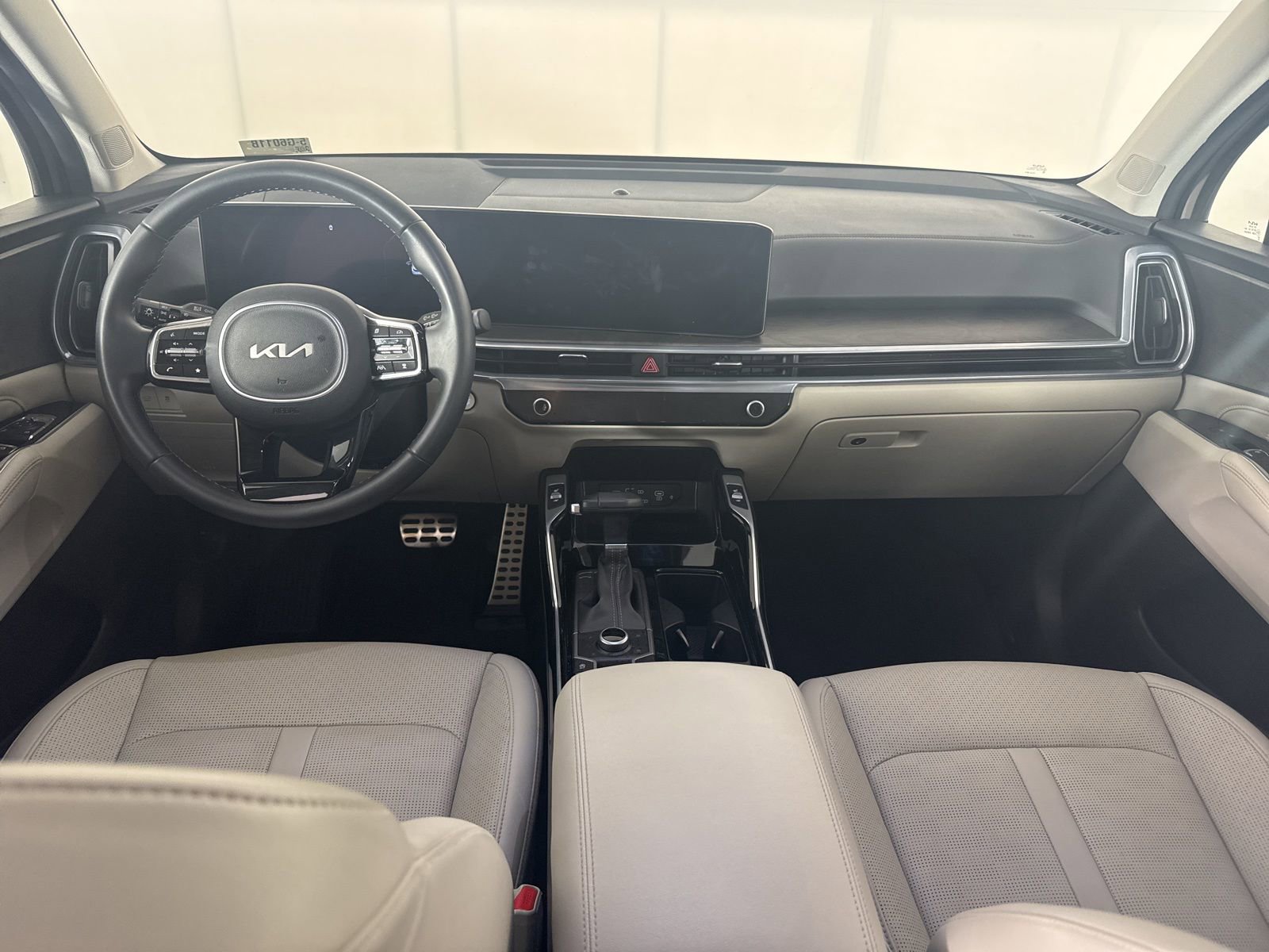 Used 2024 Kia Sorento SX image 9