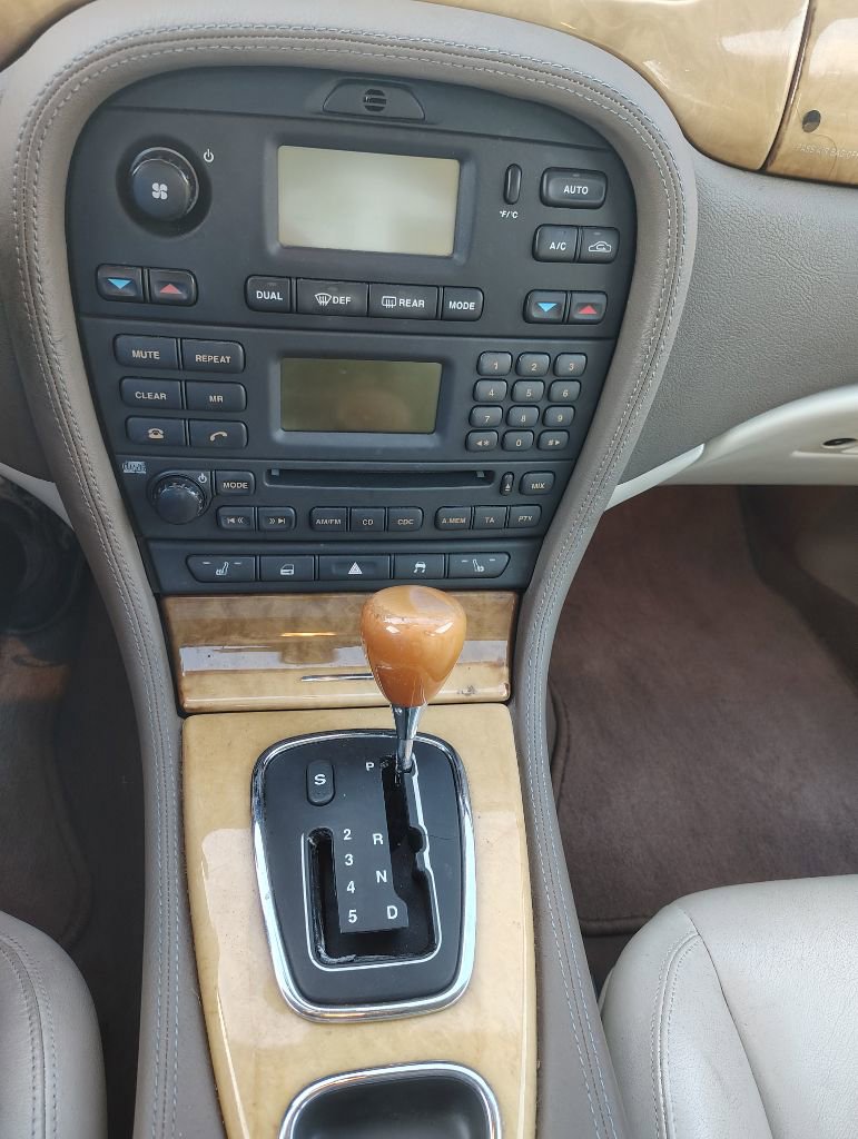 Used 2006 Jaguar S-TYPE 4.2 image 30