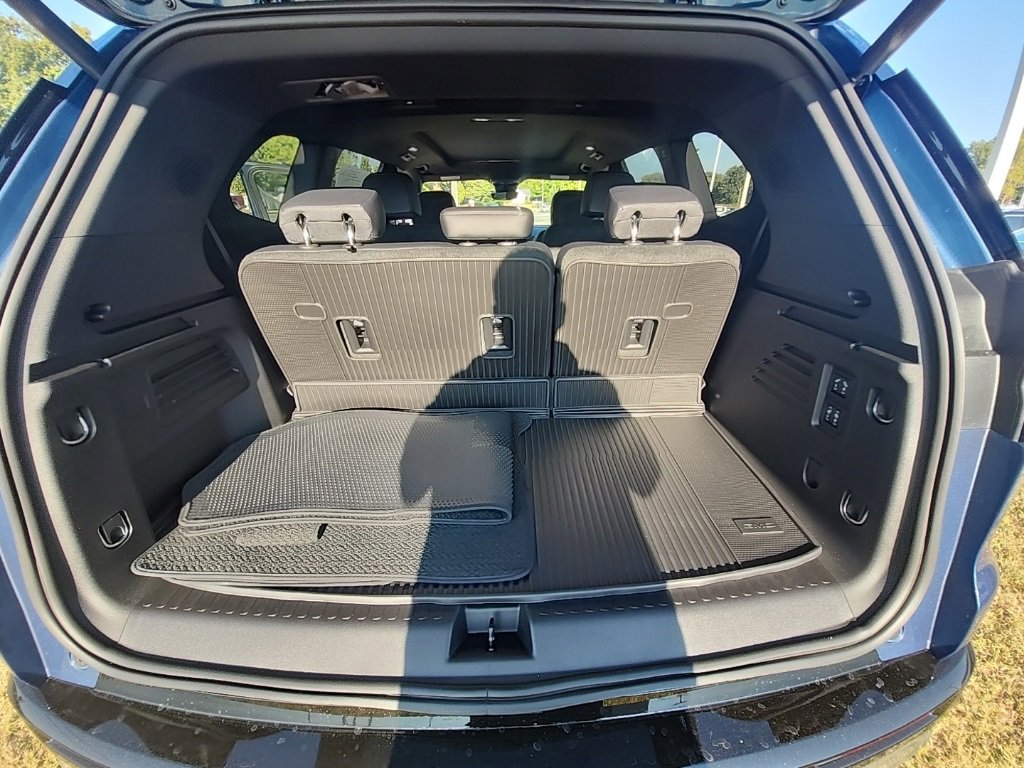 New 2026 GMC Acadia Denali w/ Super Cruise Package image 18