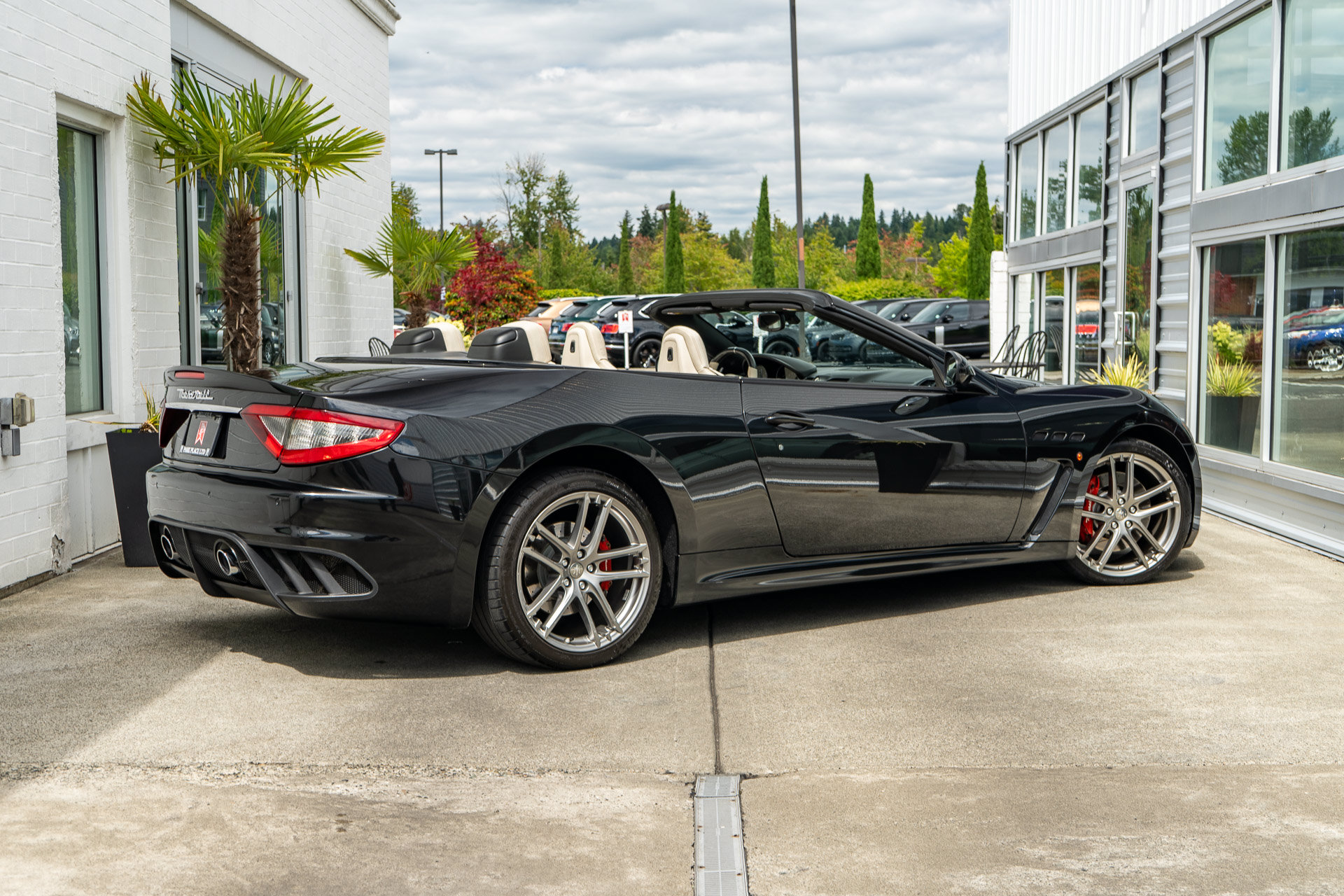Used 2013 Maserati GranTurismo Sport RWD image 7