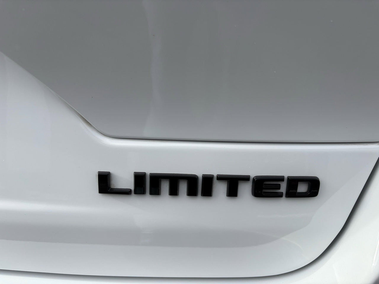 Used 2023 Jeep Grand Cherokee Limited w/ Black Appearance Package image 42