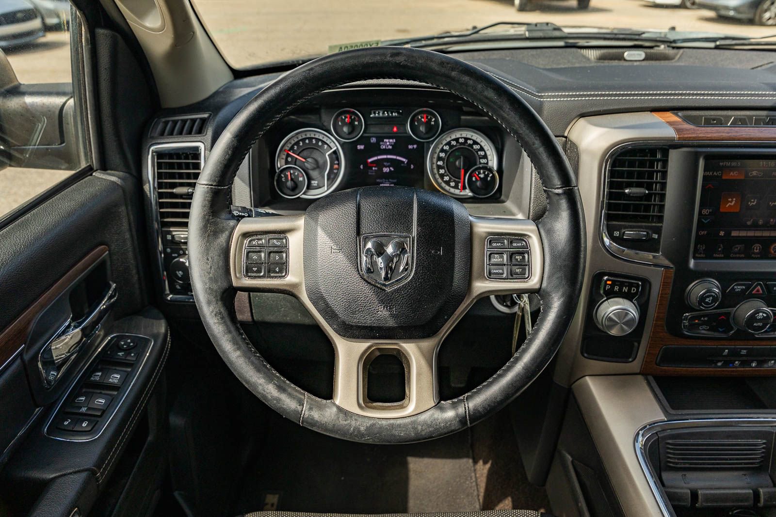 Used 2016 RAM 1500 Laramie RWD image 24