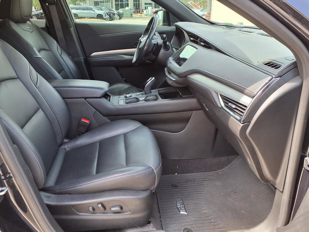 Used 2023 Cadillac XT4 Premium Luxury w/ Cold Weather Package FWD image 9