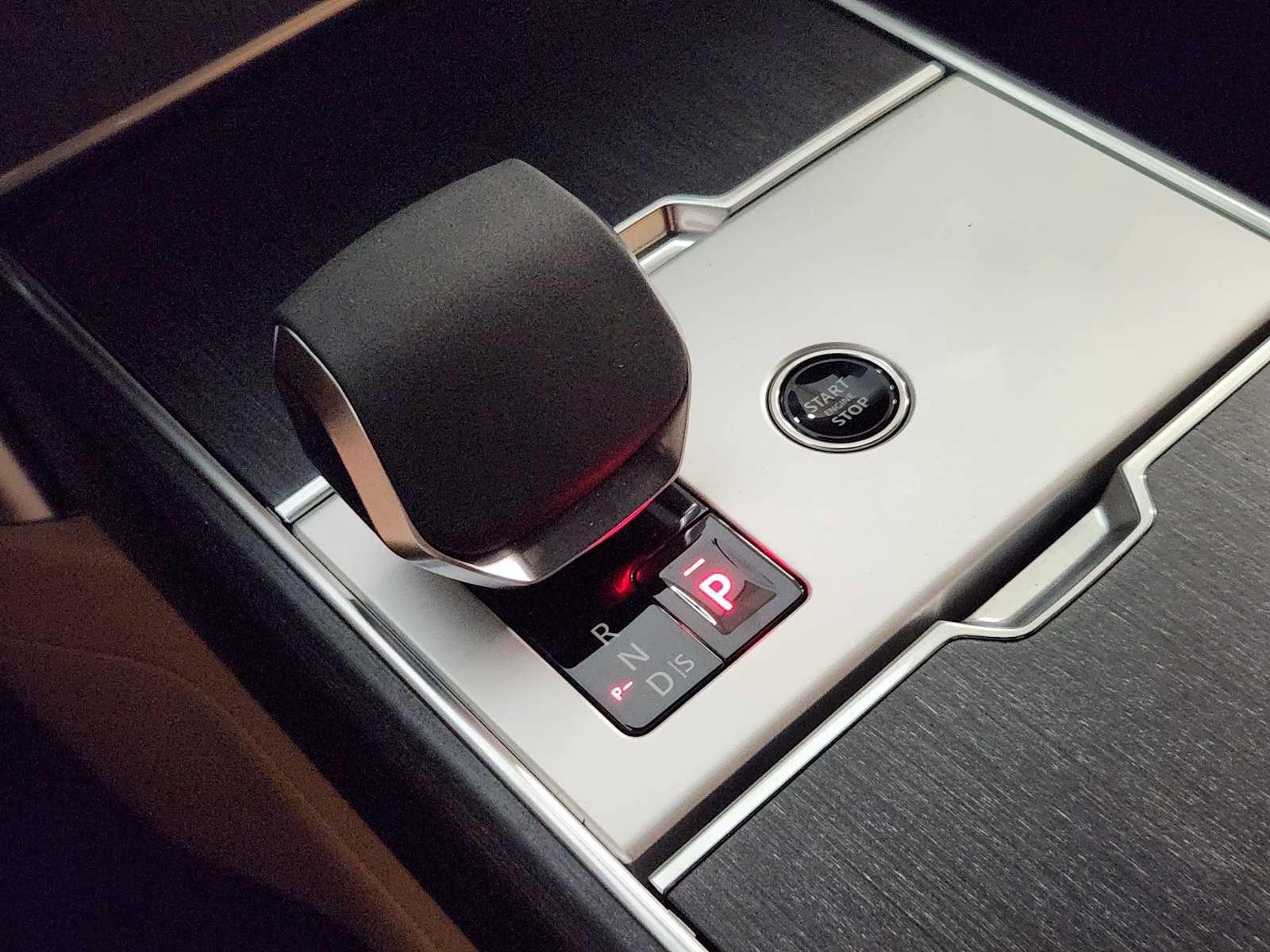 New 2026 Land Rover Range Rover SE AWD/4WD image 18