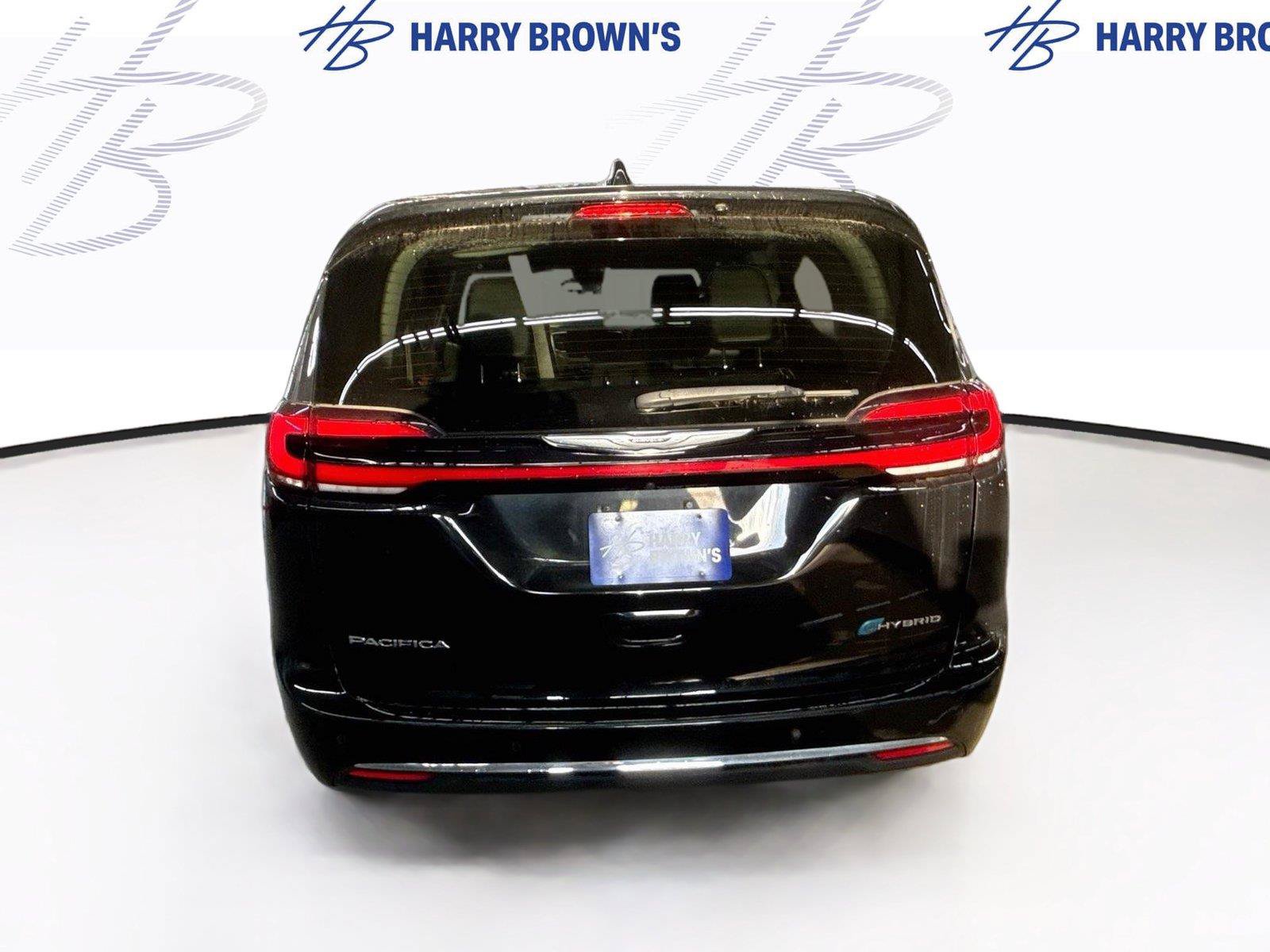 Used 2024 Chrysler Pacifica Limited FWD image 9