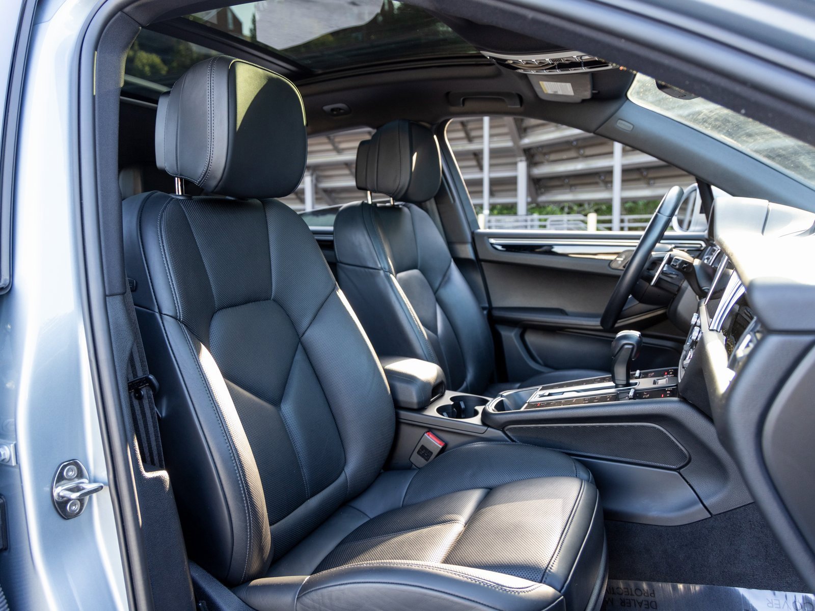 Certified 2023 Porsche Macan image 55