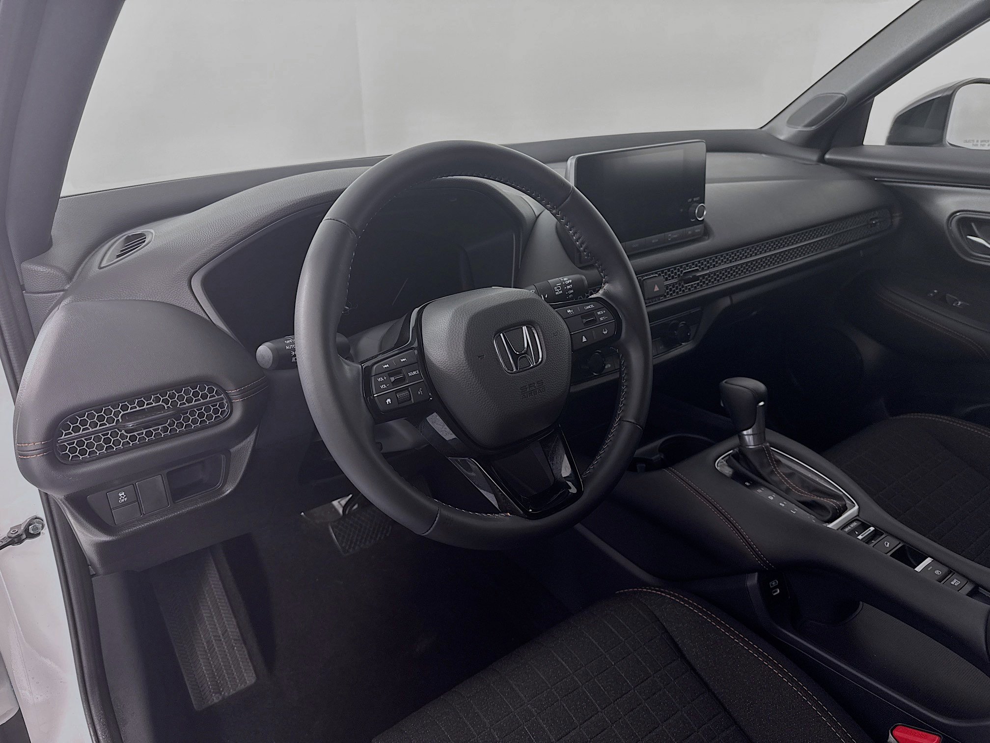 Certified 2025 Honda HR-V Sport image 9