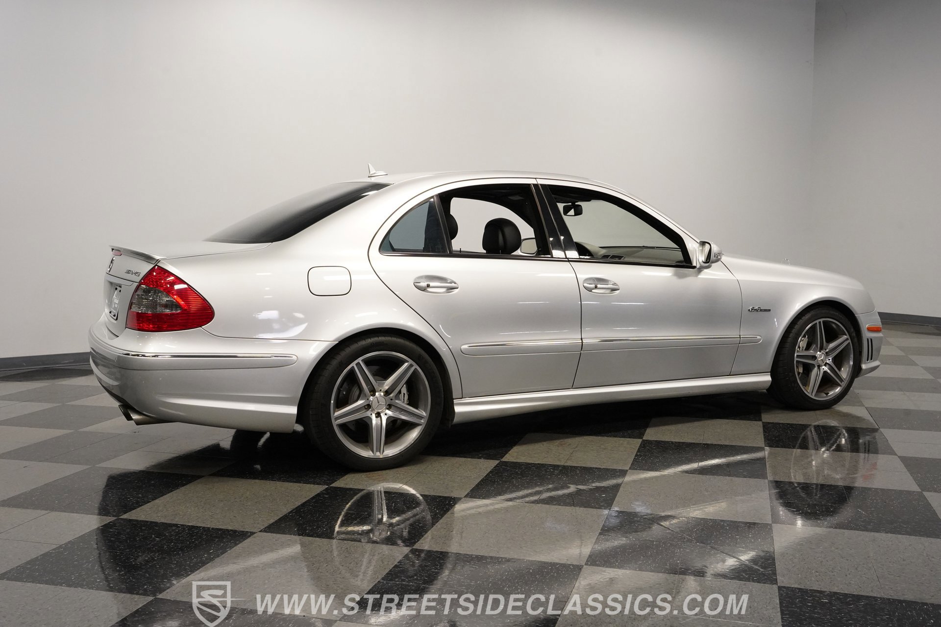 Used 2007 Mercedes-Benz E 63 AMG Sedan image 13