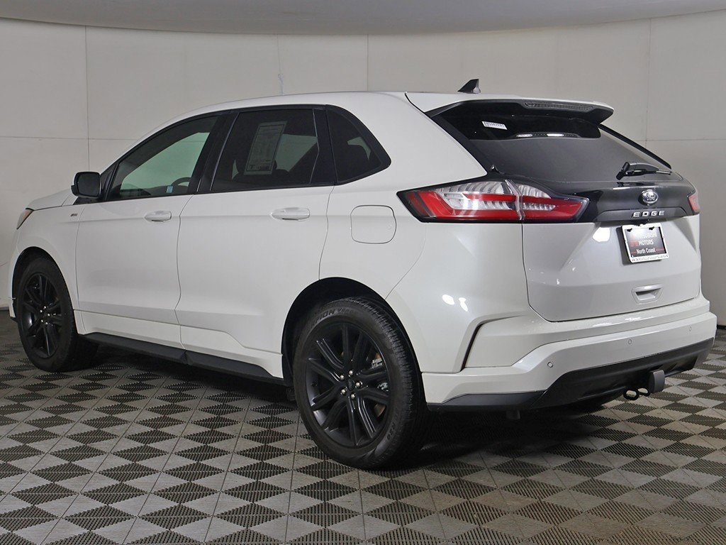 Used 2022 Ford Edge ST-Line w/ Class II Trailer Tow Package image 8