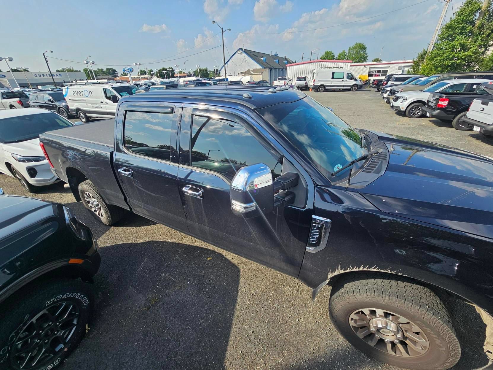 Used 2021 Ford F250 XLT w/ XLT Premium Package AWD/4WD image 9