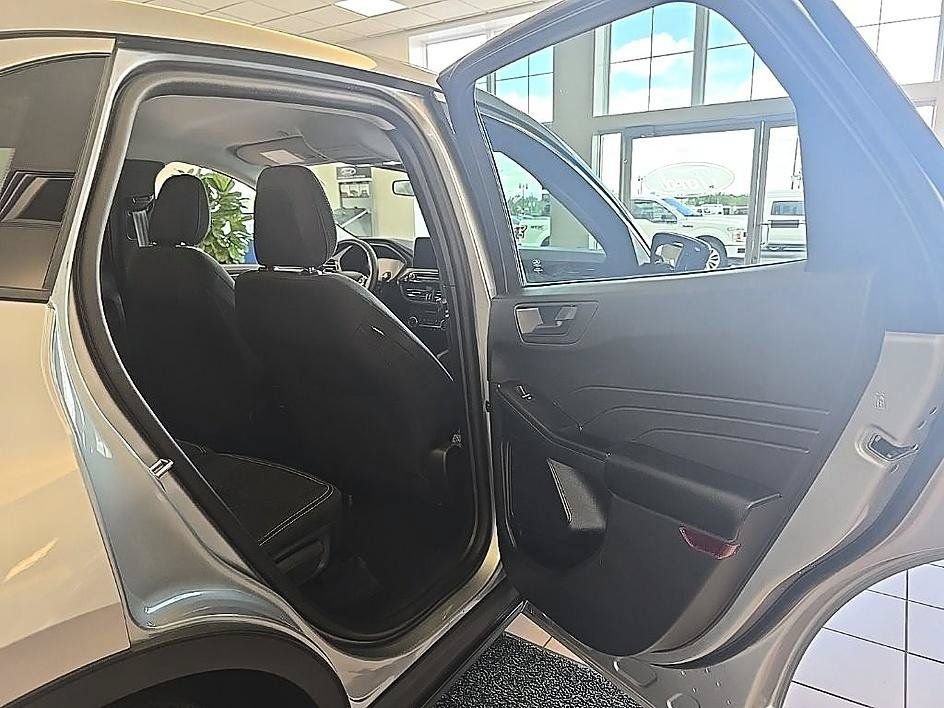 Used 2023 Ford Escape Active AWD/4WD image 32